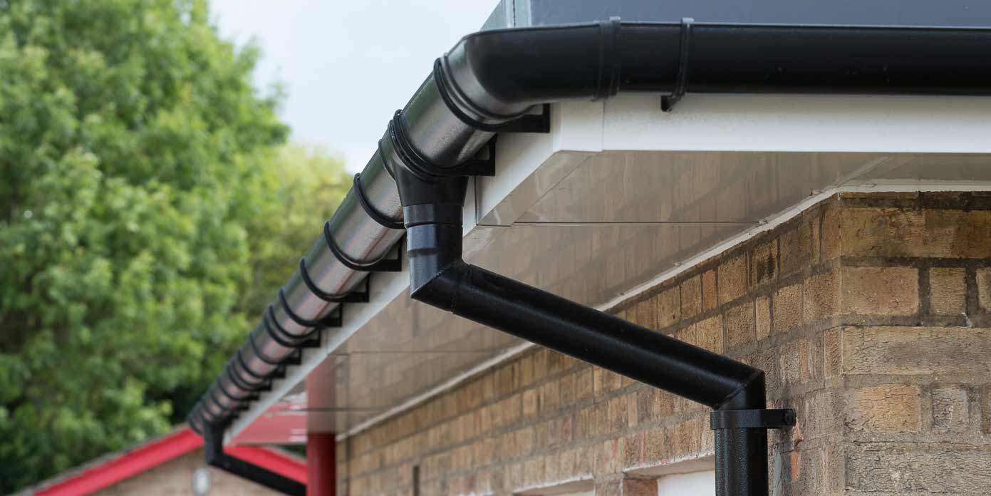 aluminium-downpipe-systems-flush-fit