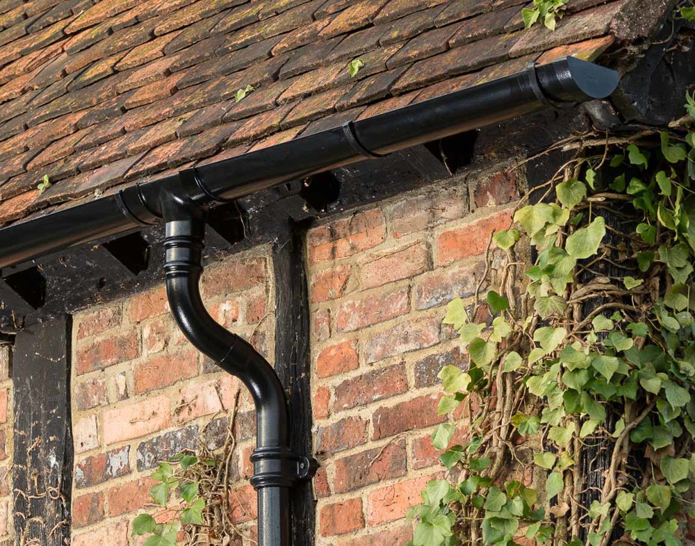 Aluminium guttering by Marley Alutec Moreteyne Manor Bedfordshire Aluminium guttering by Marley Alutec Moreteyne Manor Bedfordshire