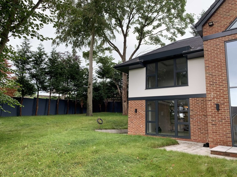 MARLEY ALUTEC’S DEEPFLOW GUTTERING
DELIVERS MODERN AESTHETIC
FOR SUBURBAN NEW BUILD MARLEY ALUTEC’S DEEPFLOW GUTTERING
DELIVERS MODERN AESTHETIC
FOR SUBURBAN NEW BUILD